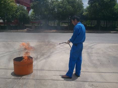 2014年07月上海澳宏組織員工進行消防滅火演練
